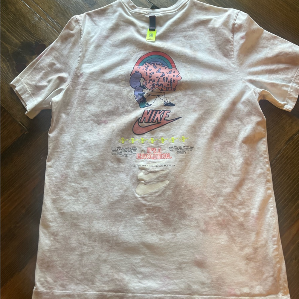 really cool pink nike tee